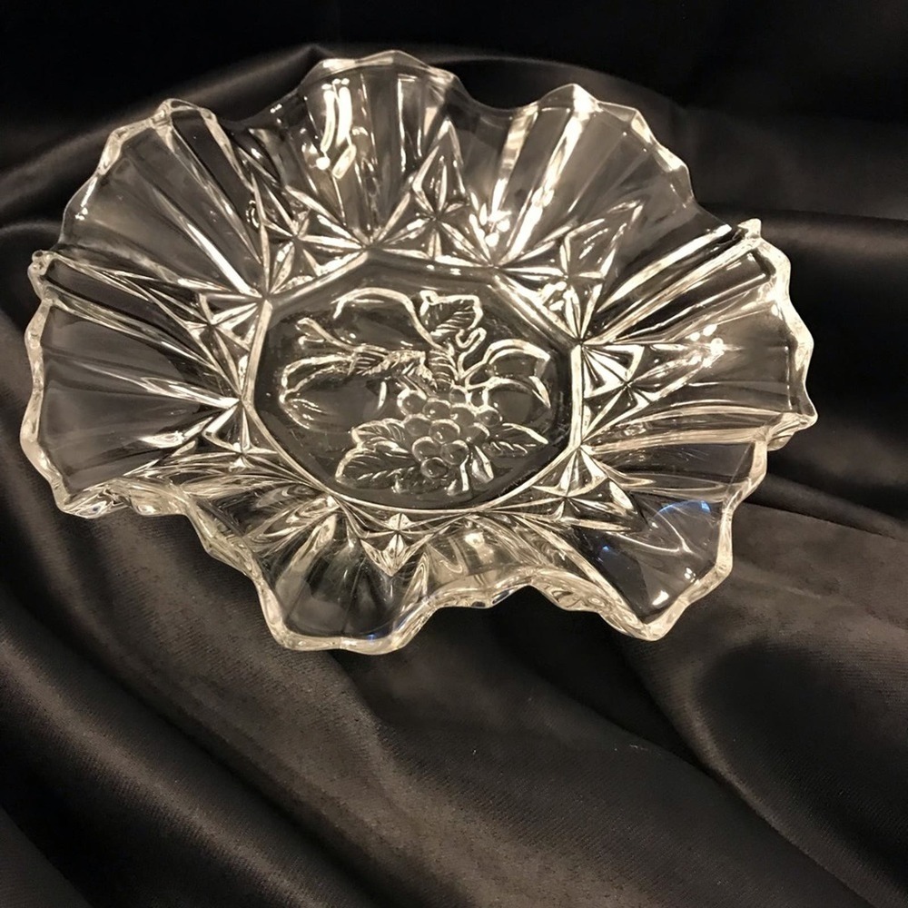 Vintage Pioneer Intaglio Fruit Crystal Ruffled Serving Set by Federal - Picture 8 of 15